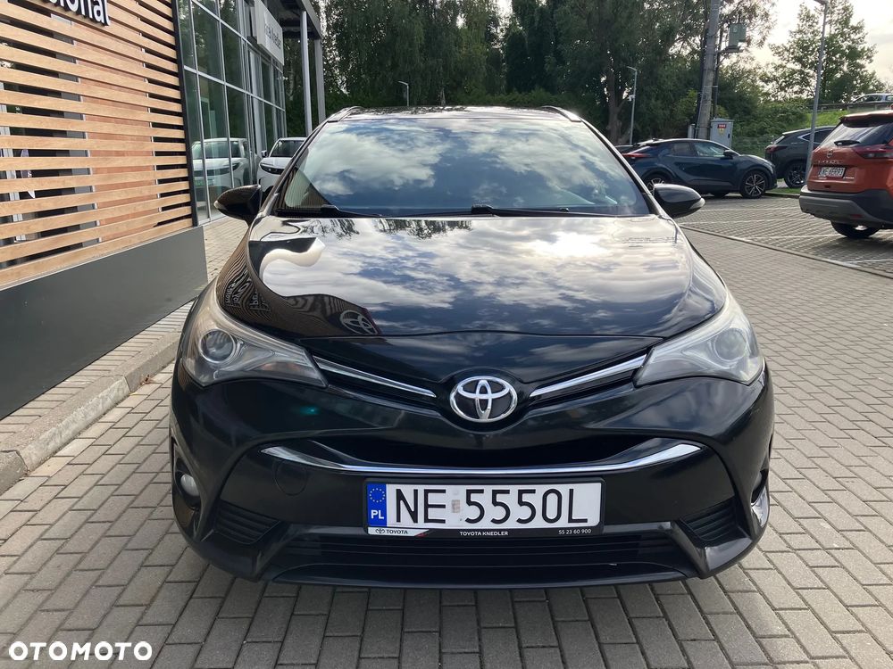 Toyota Avensis 2.0 D-4D Premium - 11