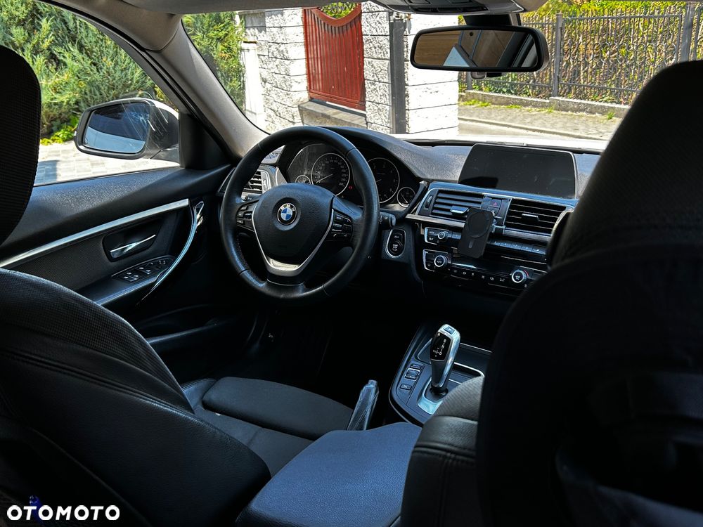 BMW Seria 3 320d Sport Line - 8