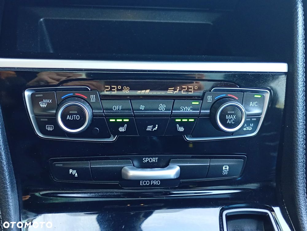 BMW Seria 2 218d Sport Line - 29