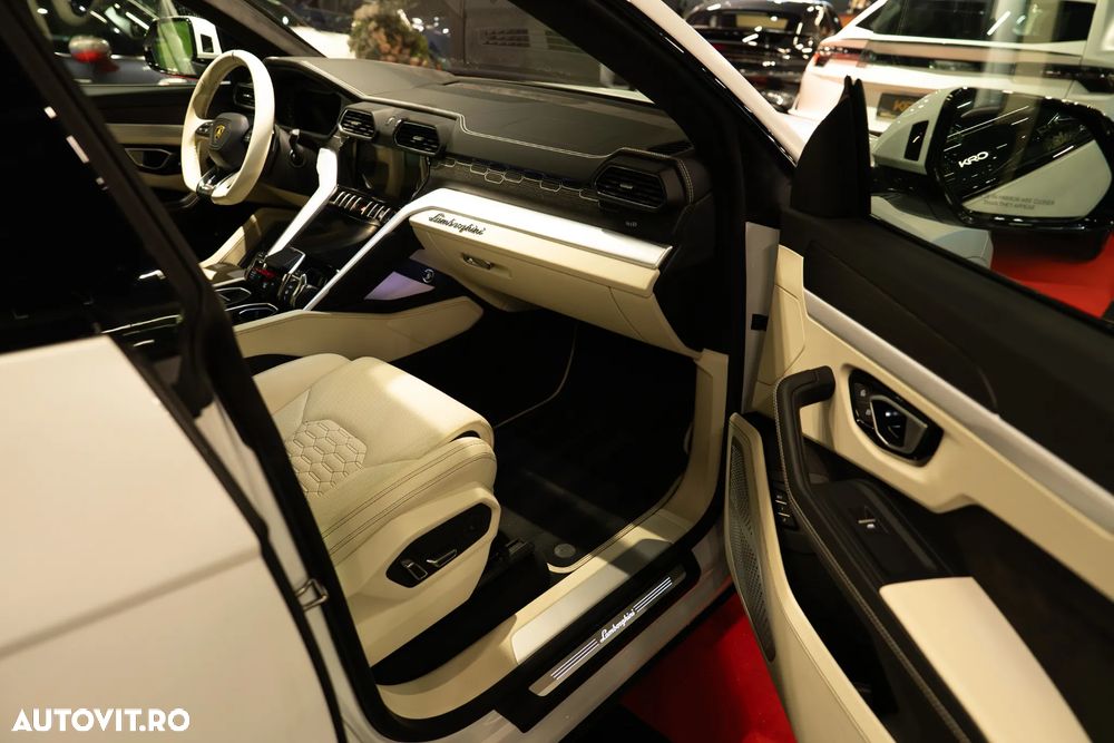 Lamborghini URUS - 14