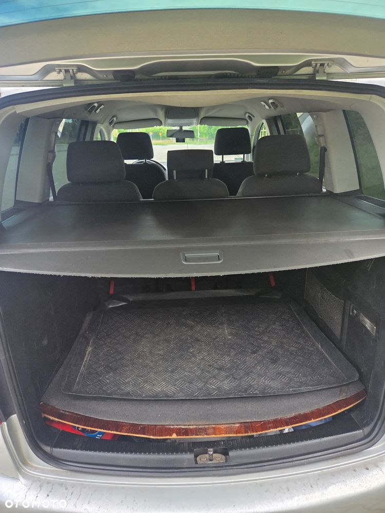 Volkswagen Touran 1.6 - 20