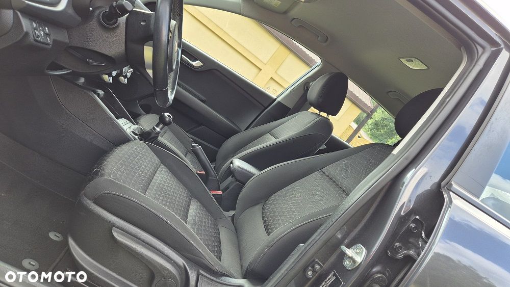 Kia Rio 1.2 Dream Team Edition - 12