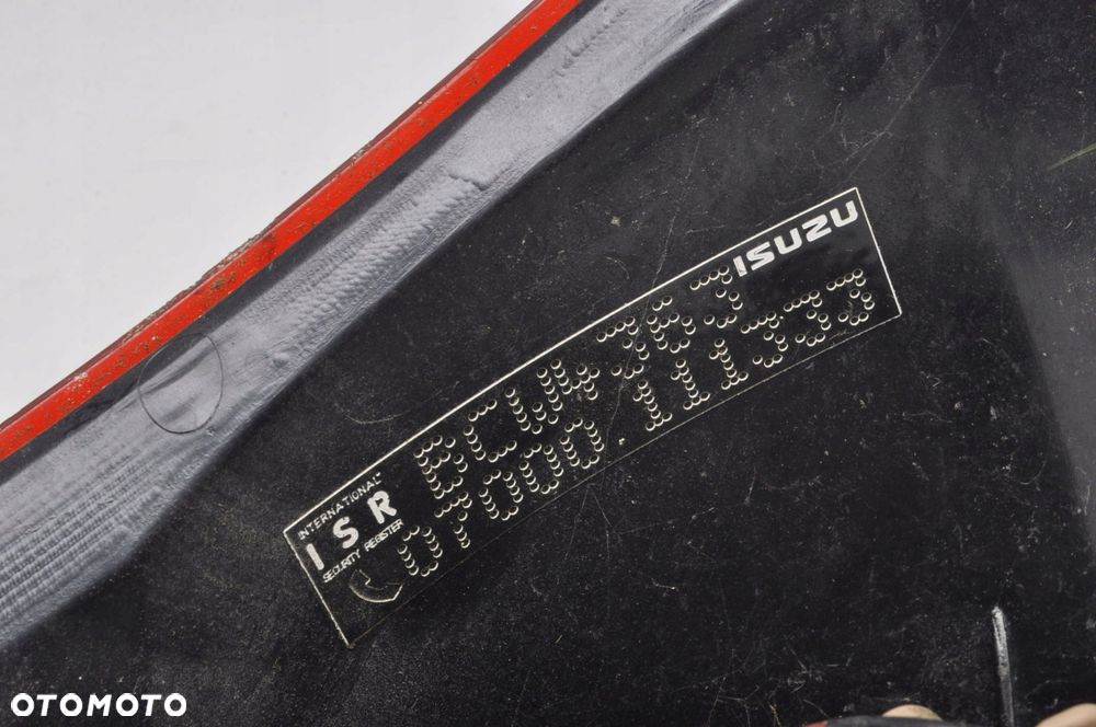 ISUZU D-MAX II LAMPA PRAWA TYLNA PRAWY TYŁ - 10