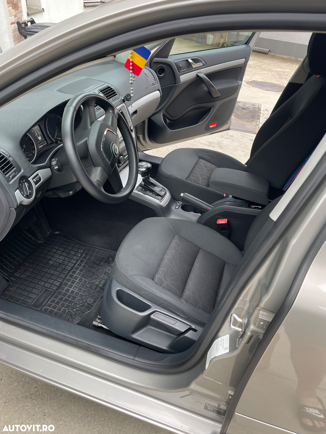 Skoda Octavia 1.6 TDI DPF DSG FAMILY - 3