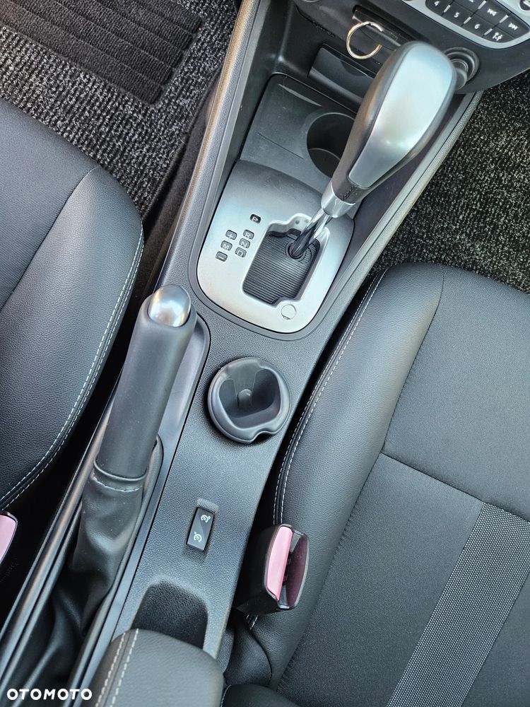 Renault Fluence dCi 110 FAP EDC Sportway - 16
