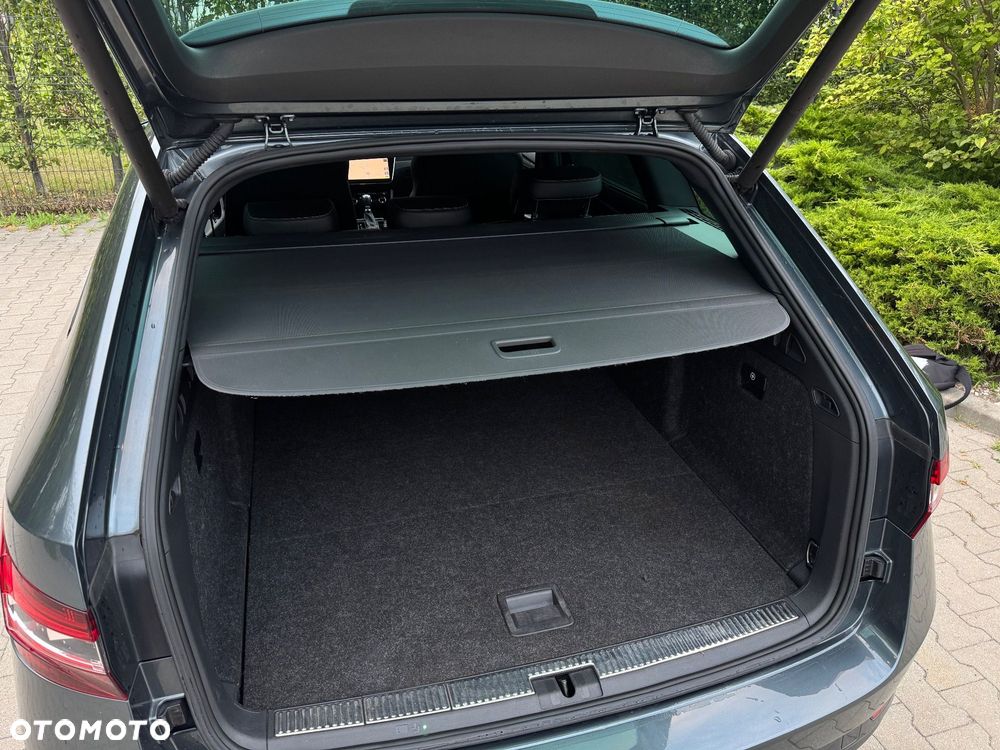 Skoda Superb 2.0 TDI 4x4 DSG Sportline - 38