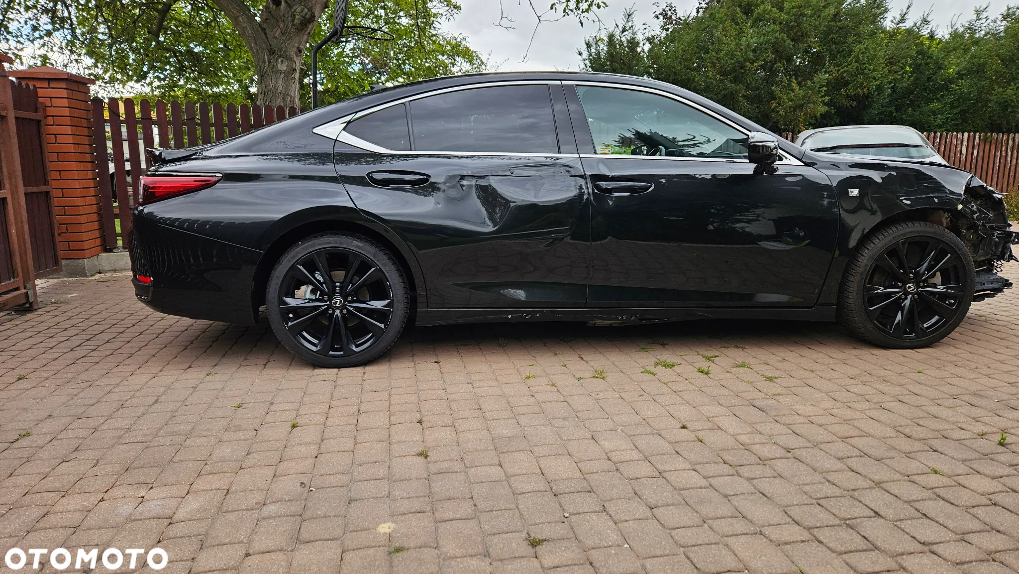 Lexus ES 300h F Sport Edition - 4