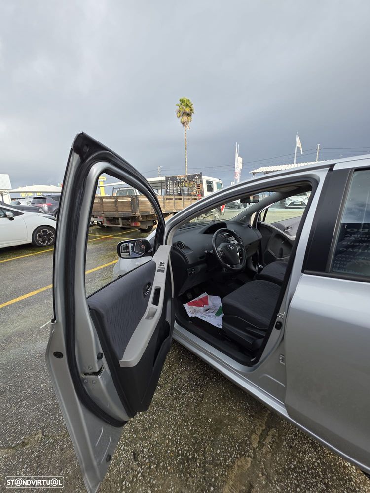 Toyota Yaris 1.4 D-4D Executive - 13