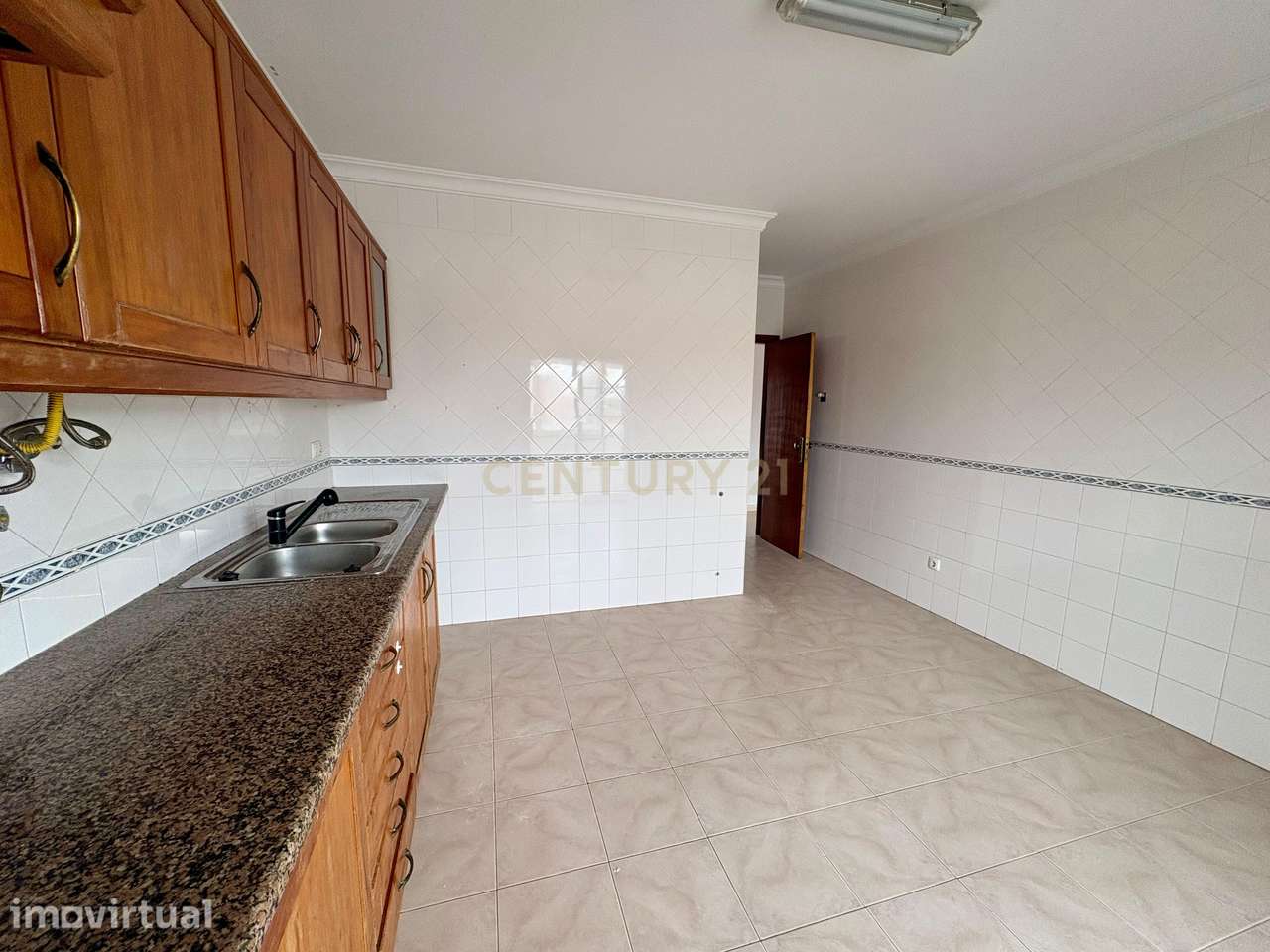 Apartamento T2 com garagem, no centro das Gaeiras. - Grande imagem: 5/18