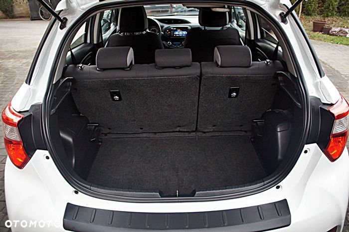 Toyota Yaris 1.5 VVT-i Y20 Club - 24