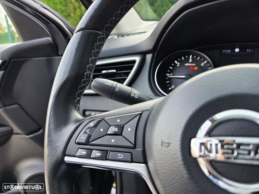 Nissan Qashqai 1.5 dCi N-Connecta J18 - 25