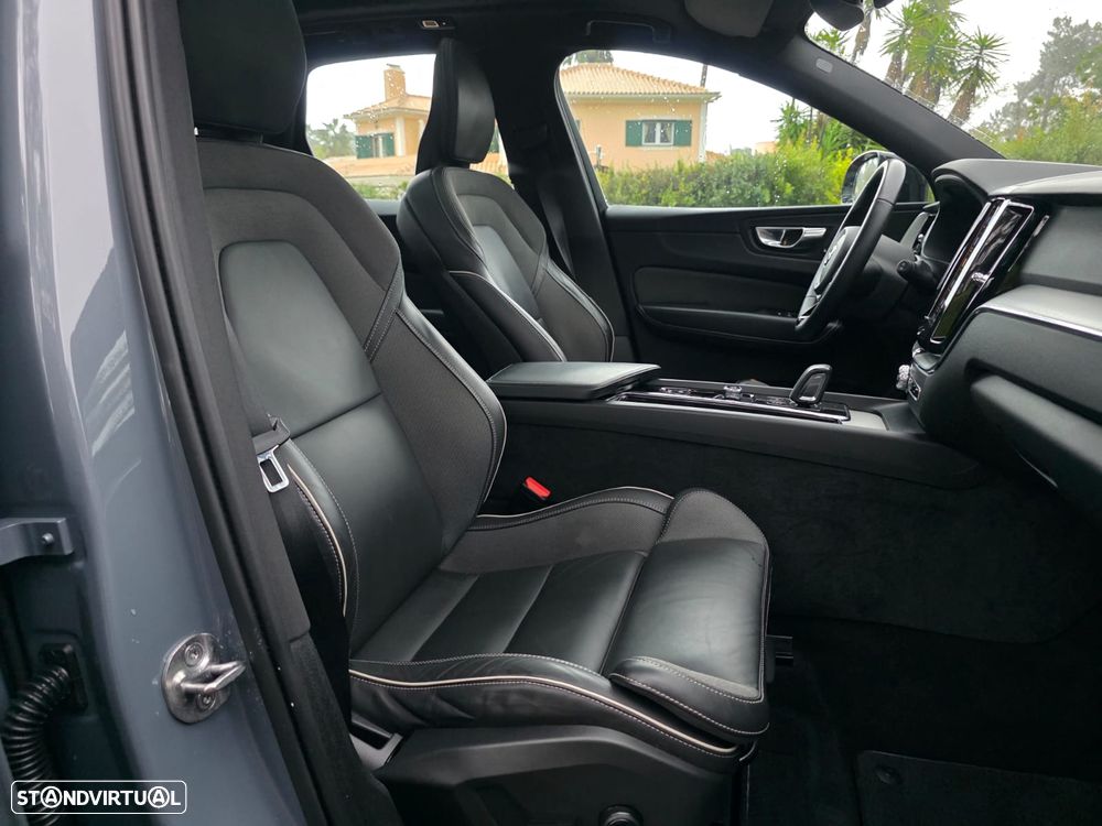 Volvo XC 60 2.0 T6 PHEV R-Design AWD - 19