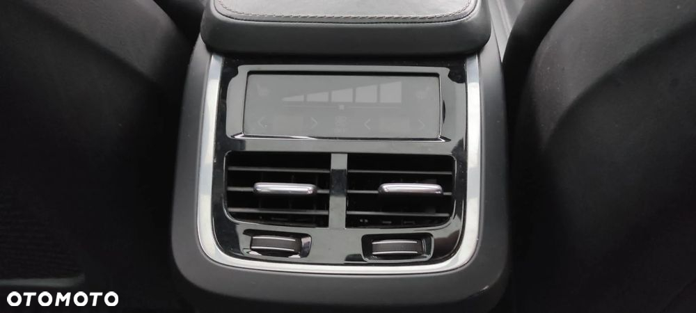 Volvo V90 Cross Country D5 AWD Geartronic Pro - 32