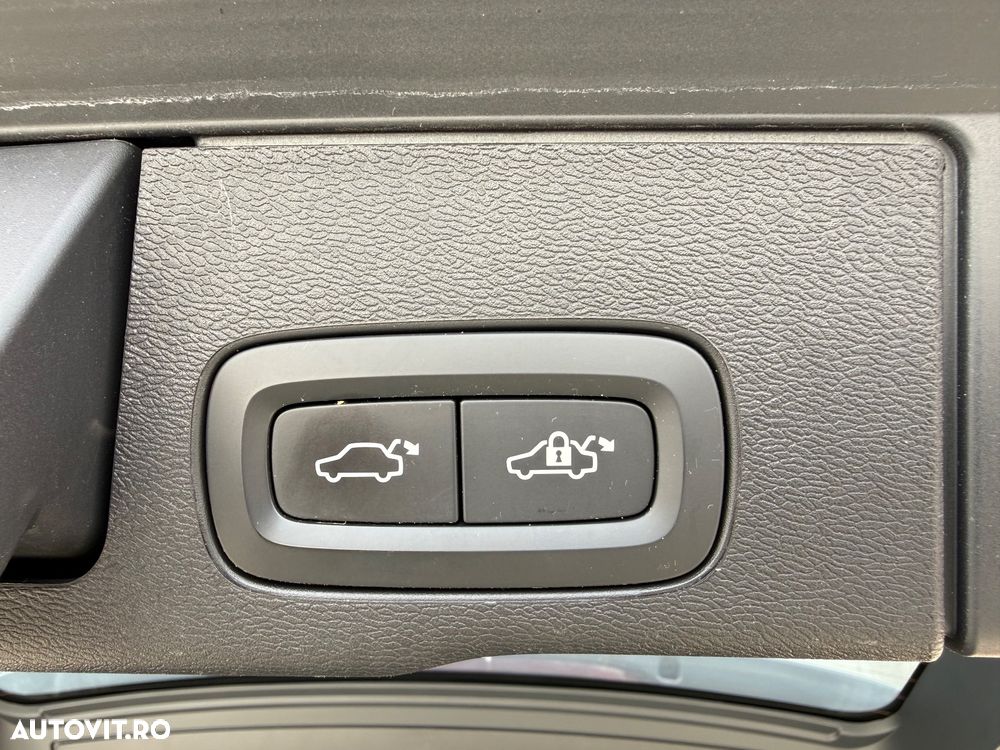 Volvo XC 60 D5 AWD Geartronic RDesign - 15