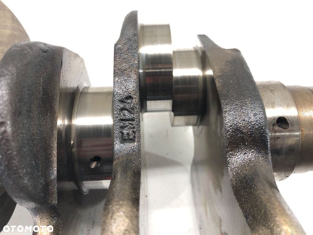 WAŁ KORBOWY  AUDI A6 C6 Avant (4F5) 2004 - 2011 3.0 TDI quattro 165 kW [225 KM] olej napędowy 2005 - 6