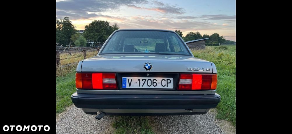 BMW Seria 3 324d - 11