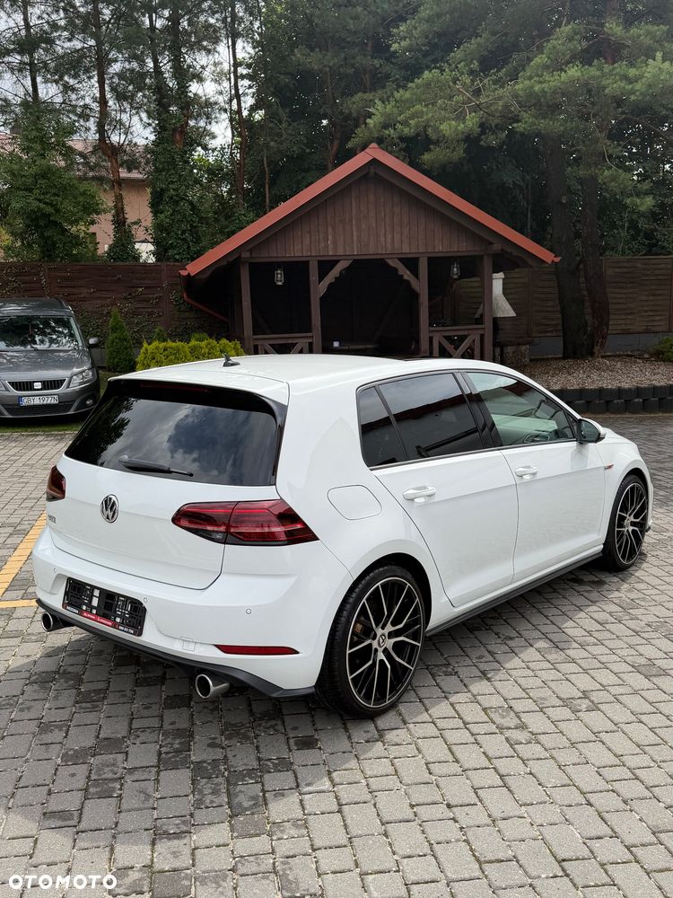 Volkswagen Golf GTI (BlueMotion Technology) - 8