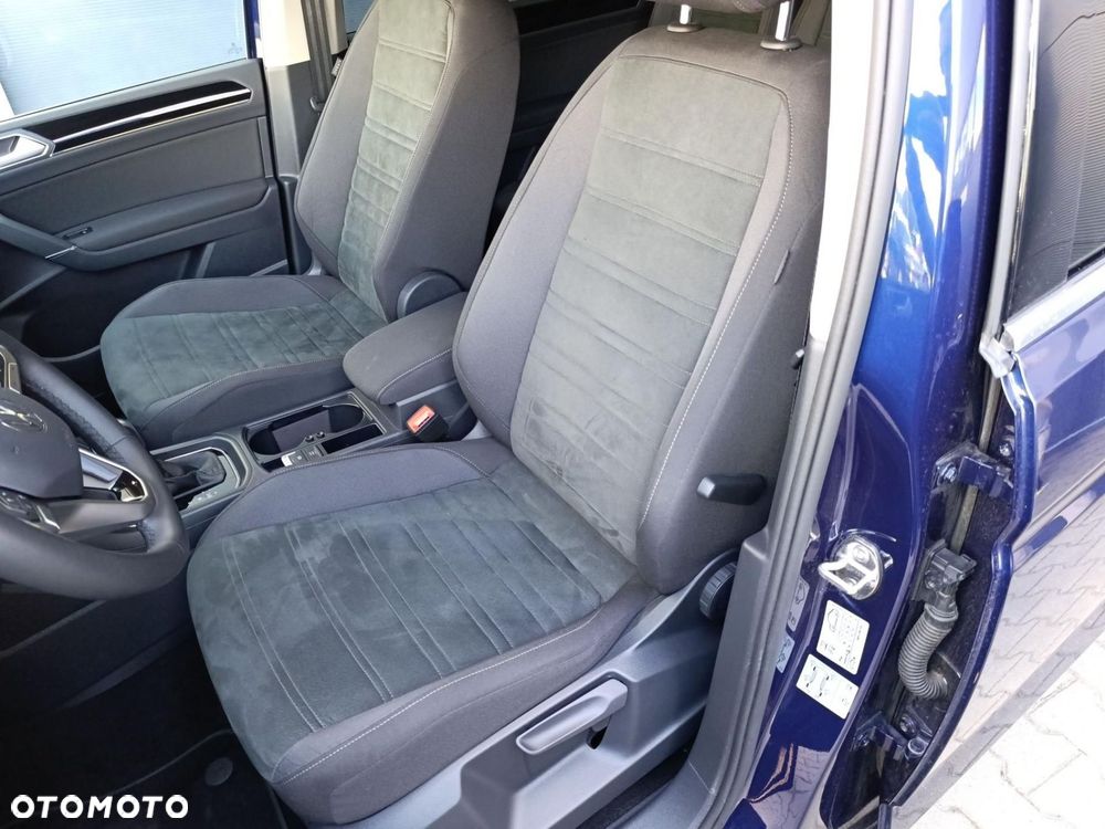 Volkswagen Touran - 11