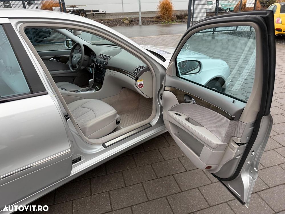 Mercedes-Benz E 240 4Matic Avantgarde - 11