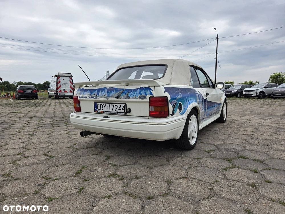Ford Escort 1.6 Ghia - 6