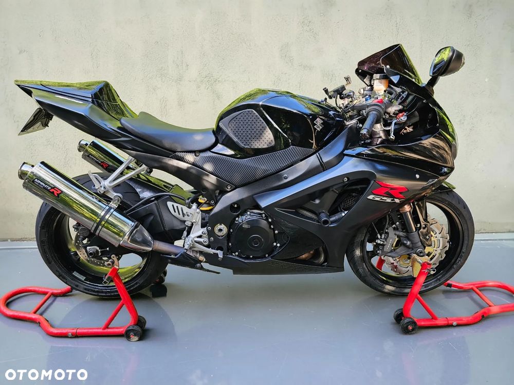 Suzuki GSX-R - 1