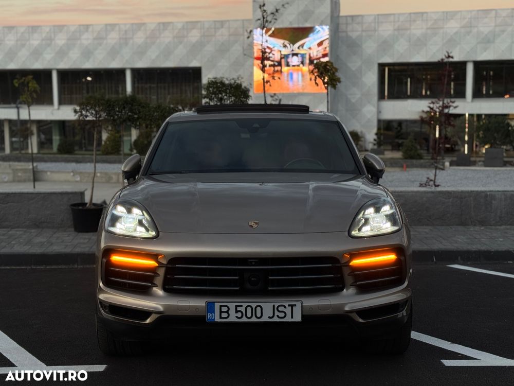 Porsche Cayenne Standard - 2