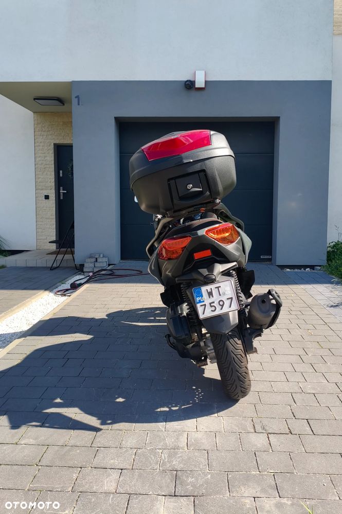 Yamaha X-max - 3