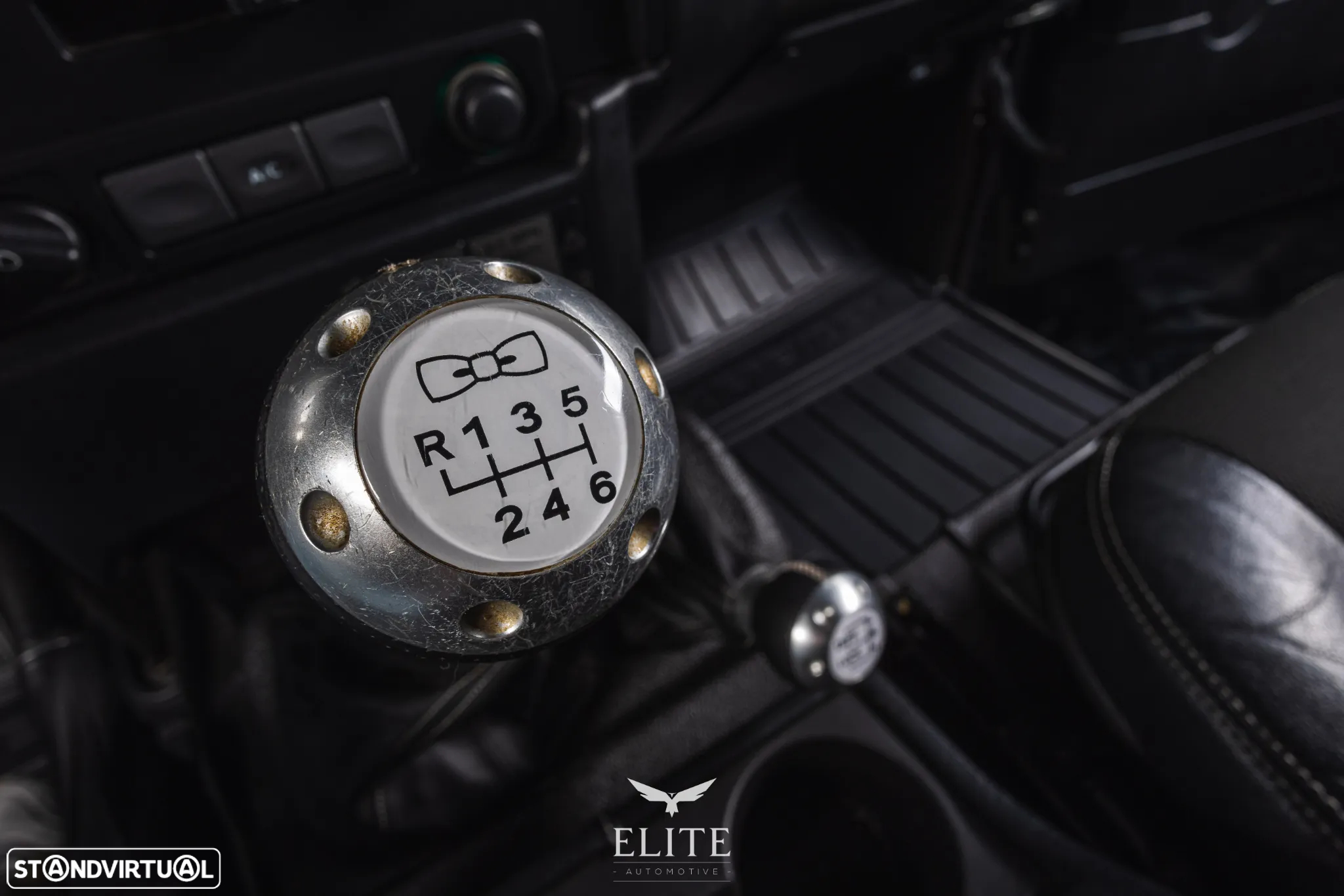 Land Rover Defender 90 SW 2.2 CRD SE - 22