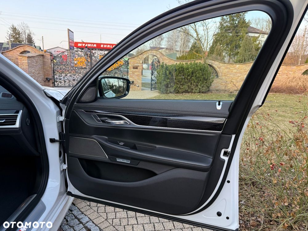 BMW Seria 7 - 28