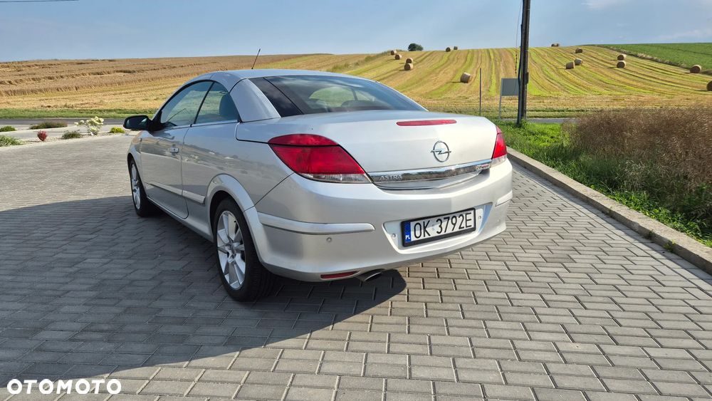 Opel Astra 2.0 T Cosmo - 3