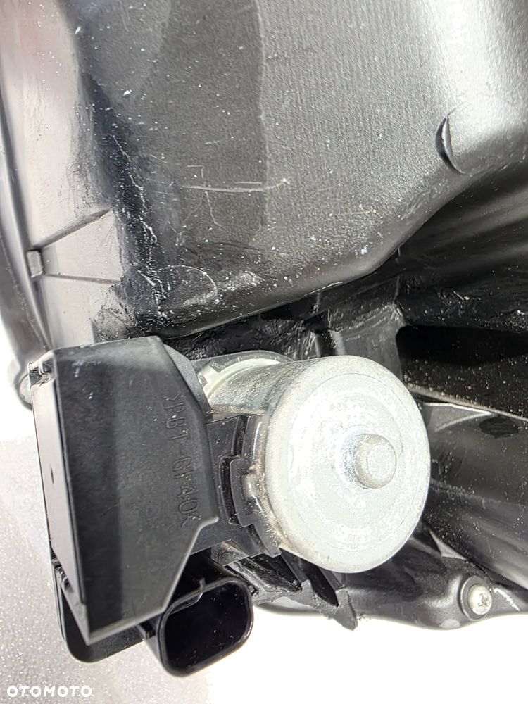 TOYOTA AVENSIS T27 LIFT 12-15 PRAWY XENON PRAWA LAMPA PRZEDNIA PRZÓD NR KOITO 05-28 NR AUKCJI LPP357 - 25