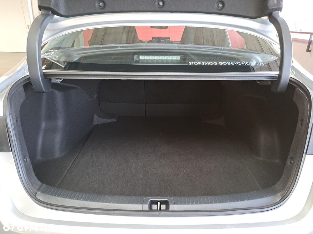 Toyota Corolla 1.8 Hybrid Comfort - 13