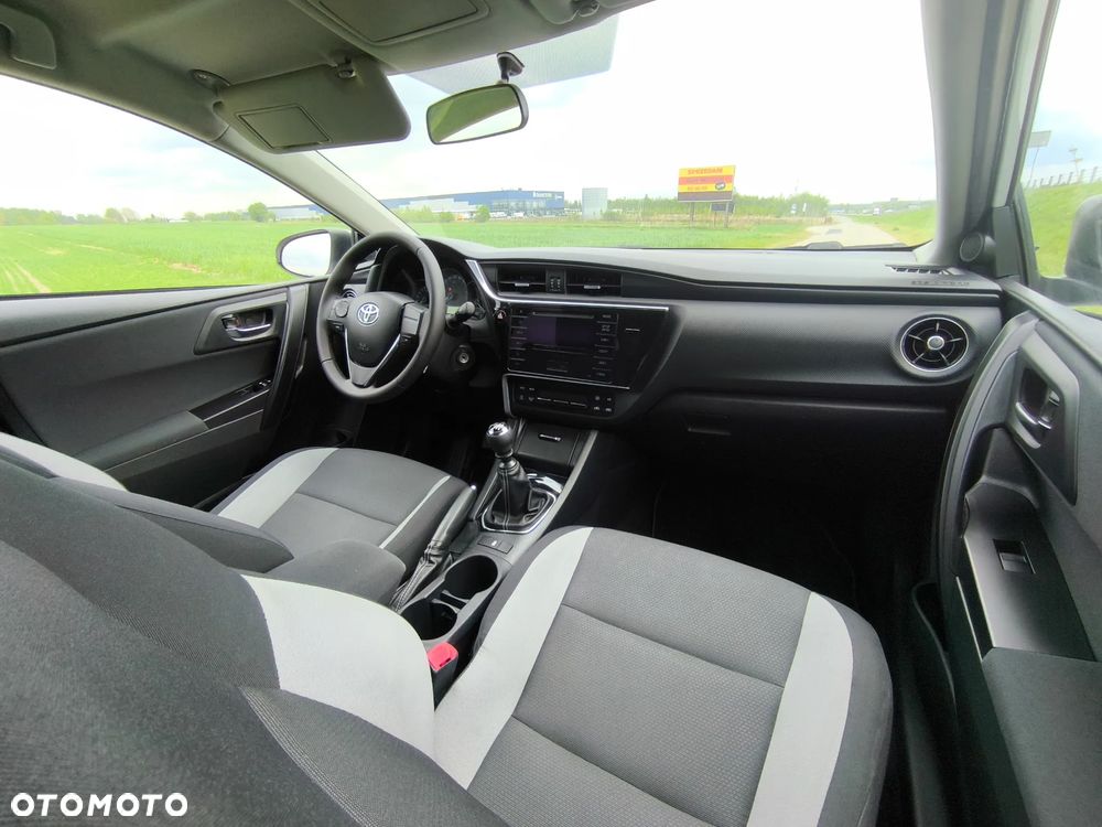 Toyota Auris 1.33 Dual-VVT-i Cool - 19