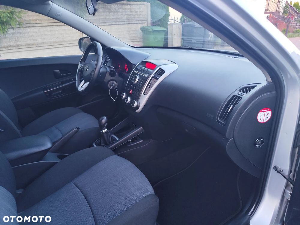 Kia Ceed 1.4 CVVT Attract - 6