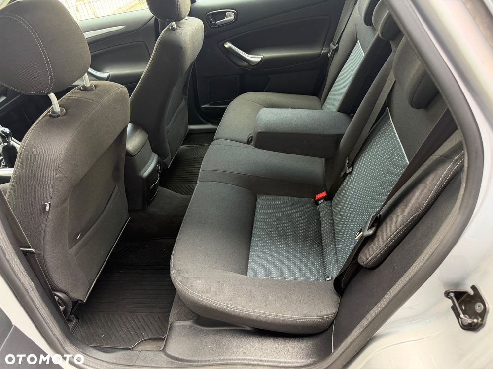 Ford Mondeo 2.0 Silver X - 24