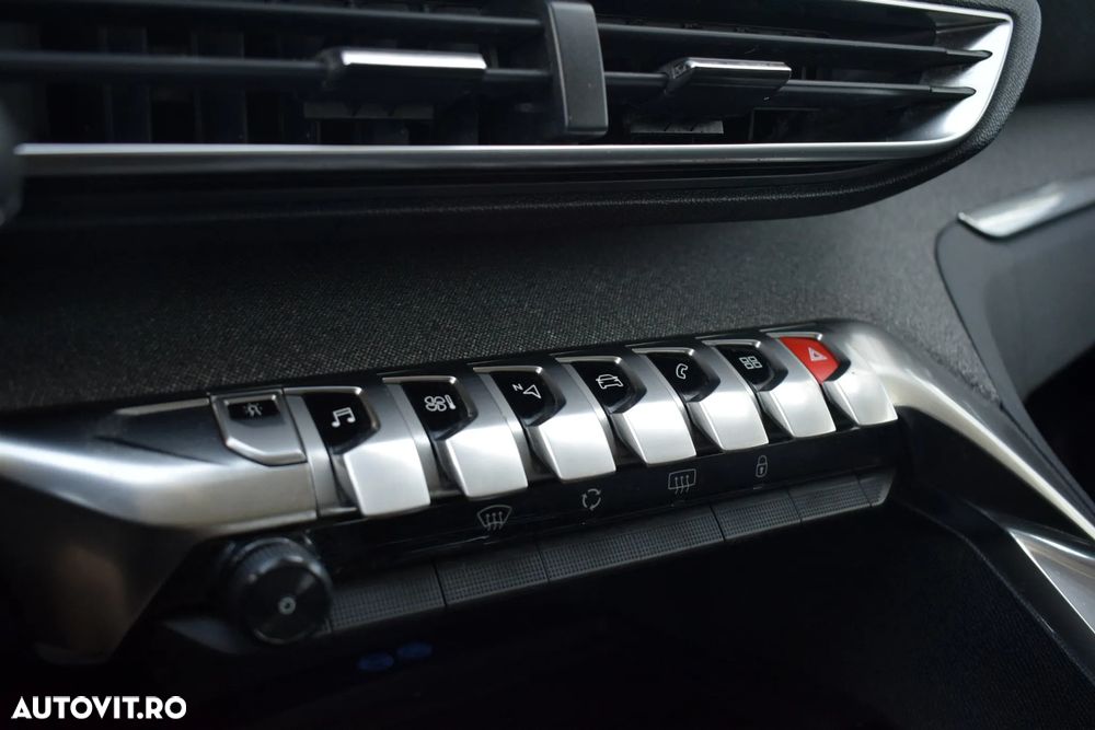 Peugeot 3008 1.2 PureTech Turbo S&S EAT8 Allure - 13