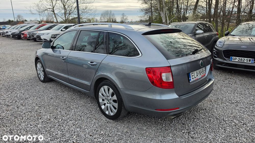 Skoda Superb 2.0 TDI DSG Elegance - 4