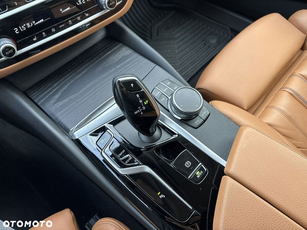 BMW Seria 5 520d mHEV sport - 26