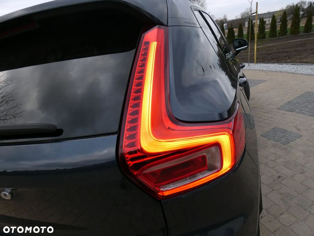 Volvo XC 40 D4 AWD Momentum (Intro Edition) - 14