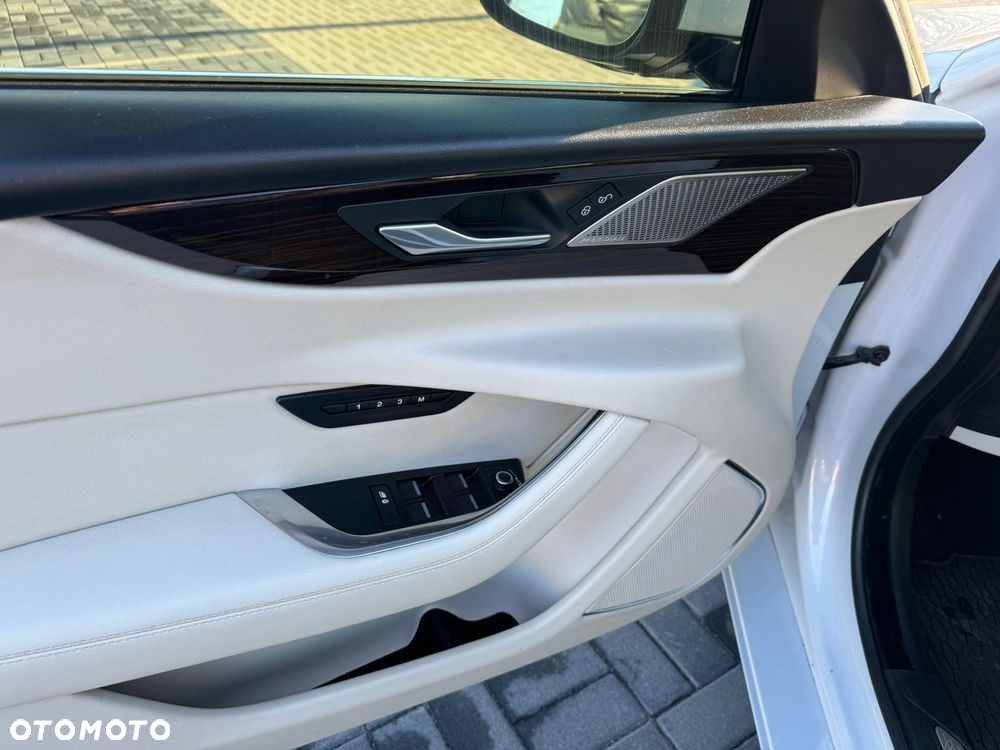 Jaguar XE - 28