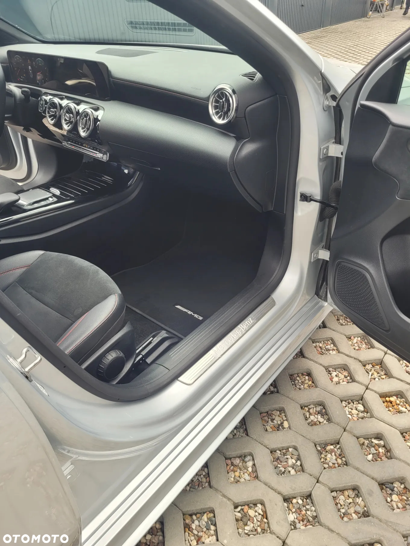 Mercedes-Benz Klasa A 200 AMG Line 7G-DCT - 31