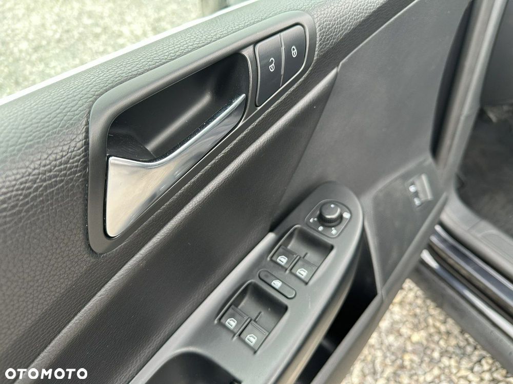 Volkswagen Passat - 19