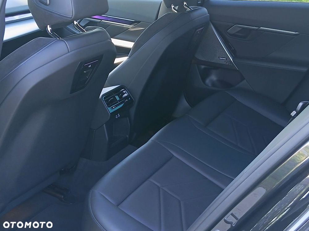 BMW Seria 5 520d xDrive - 13
