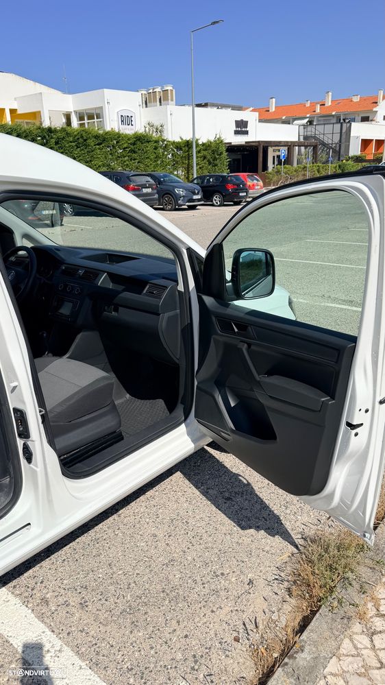 VW Caddy Maxi - 16