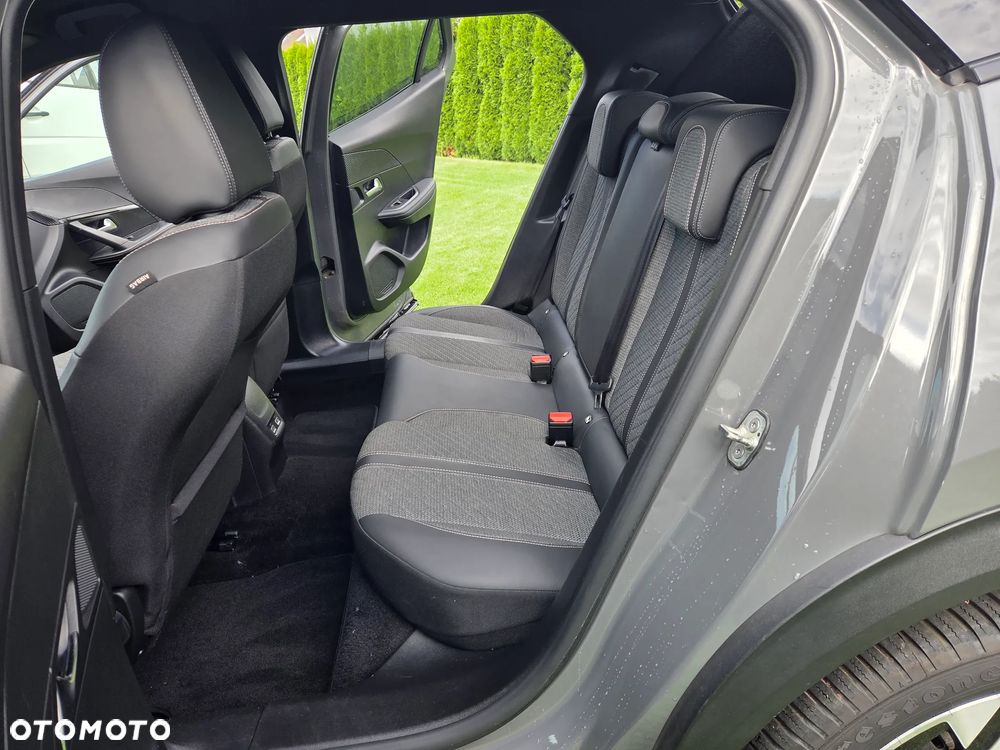 Peugeot 2008 PureTech 130 EAT8 Allure - 14