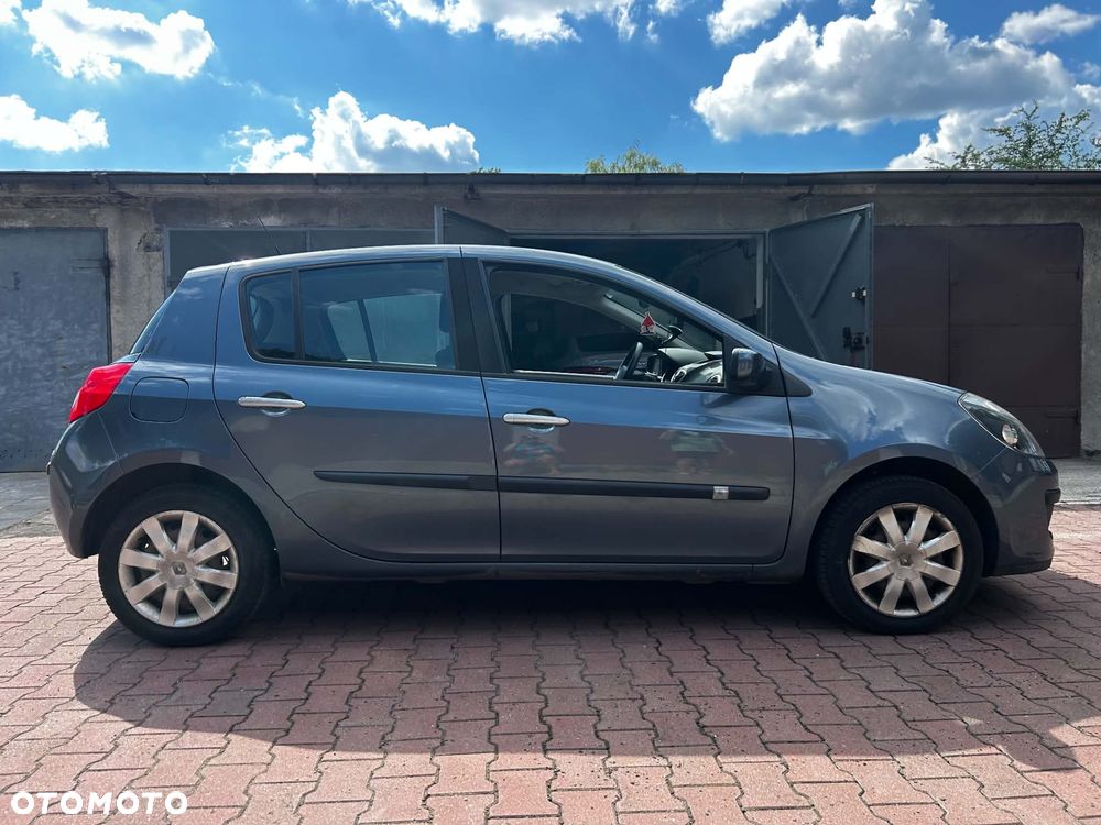 Renault Clio - 11