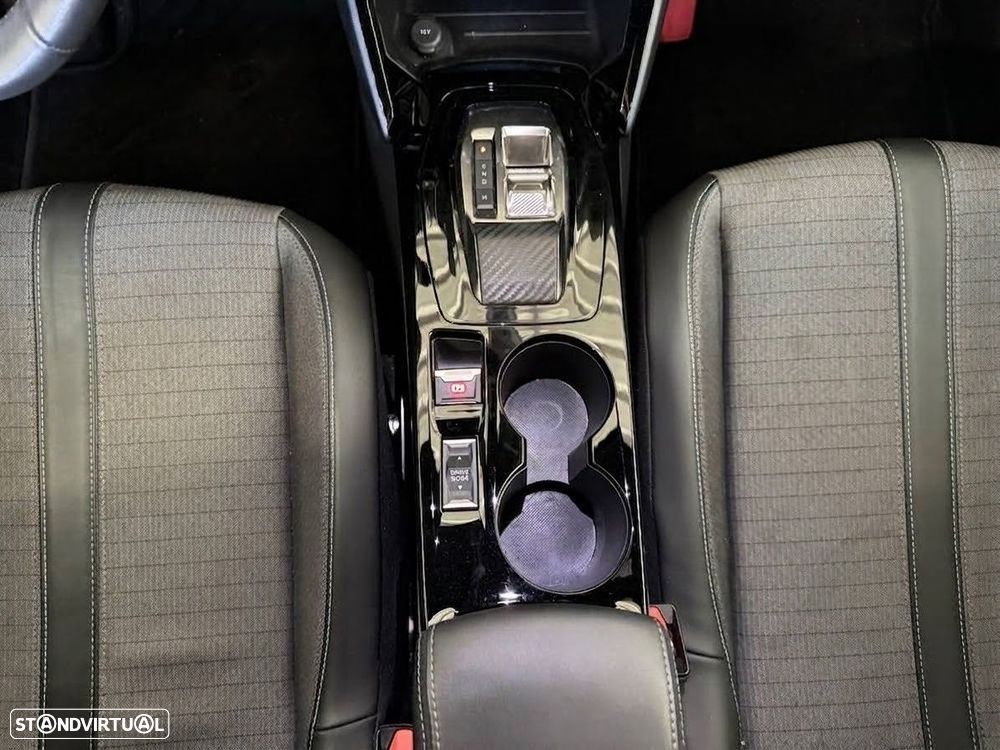 Peugeot 2008 1.2 PureTech Allure Pack EAT8 - 15