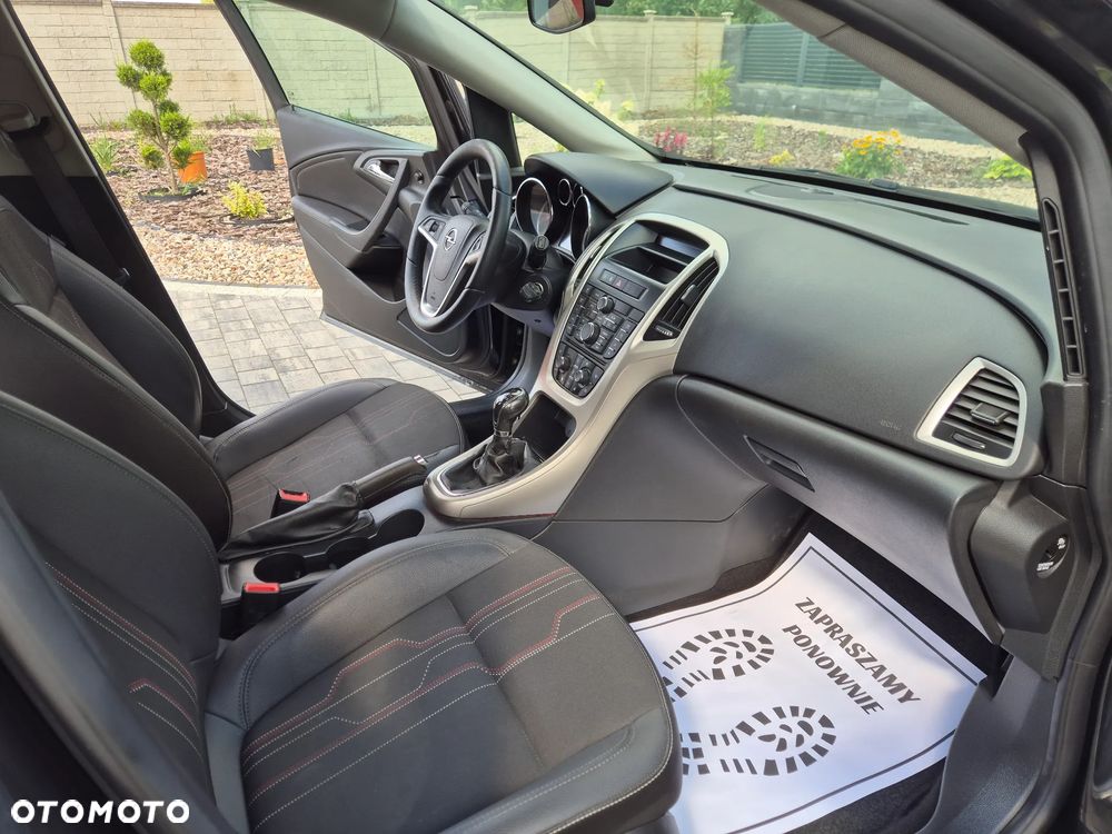 Opel Astra 1.4 Turbo 150 Jahre - 23