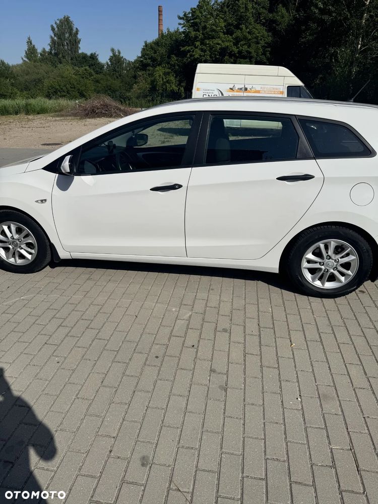Hyundai i30 1.6 Comfort - 10