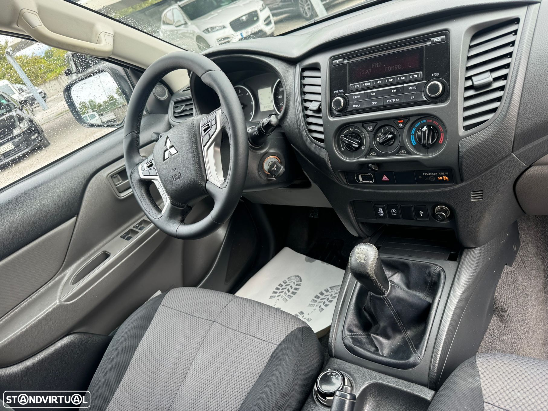 Mitsubishi L200 2.4 DI-D CD Invite 4WD - 12